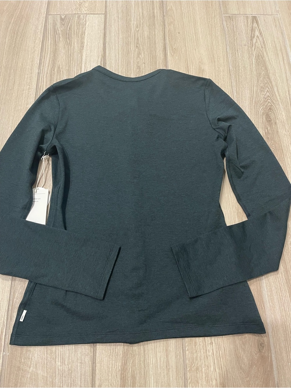 NWT Vuori Long Sleeve Halo Snap Cardigan Evergreen Heather Sz S VW1467 - Picture 4 of 10